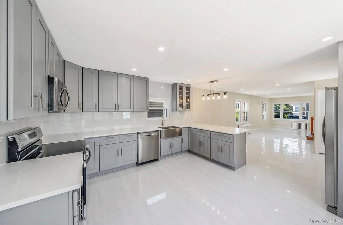 530 Washington Avenue, Hempstead, NY, 3 Bedrooms Bedrooms, 9 Rooms Rooms,2 BathroomsBathrooms,Residential,For Rent,Washington,0,1018328 530 Washington Avenue, Hempstead, NY, 3 Bedrooms Bedrooms, 9 Rooms Rooms,2 BathroomsBathrooms,Residential,For Rent,Washington,0,1018328