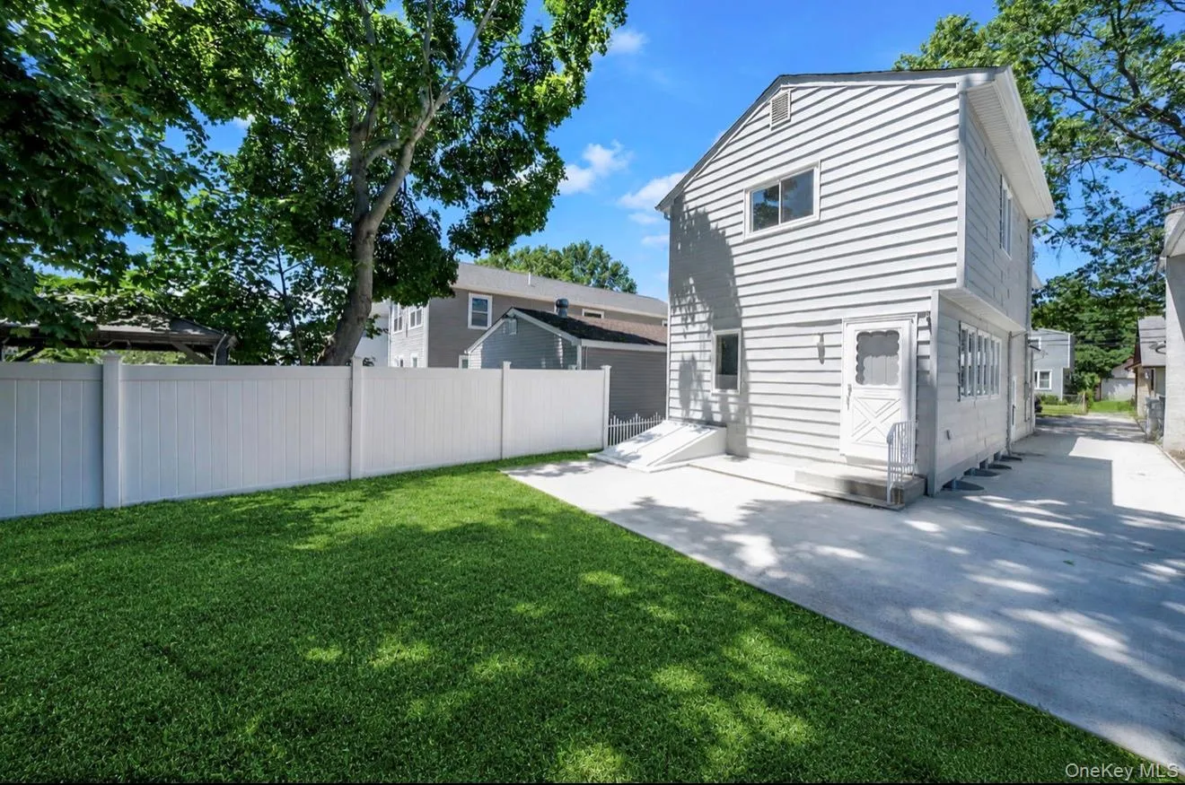 530 Washington Avenue, Hempstead, NY, 3 Bedrooms Bedrooms, 9 Rooms Rooms,2 BathroomsBathrooms,Residential,For Rent,Washington,0,1018328 530 Washington Avenue, Hempstead, NY, 3 Bedrooms Bedrooms, 9 Rooms Rooms,2 BathroomsBathrooms,Residential,For Rent,Washington,0,1018328