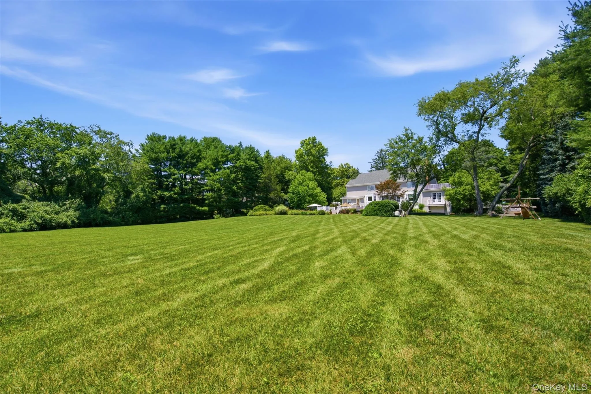 Plenty of space for games and entertaining. Plenty of space for games and entertaining.