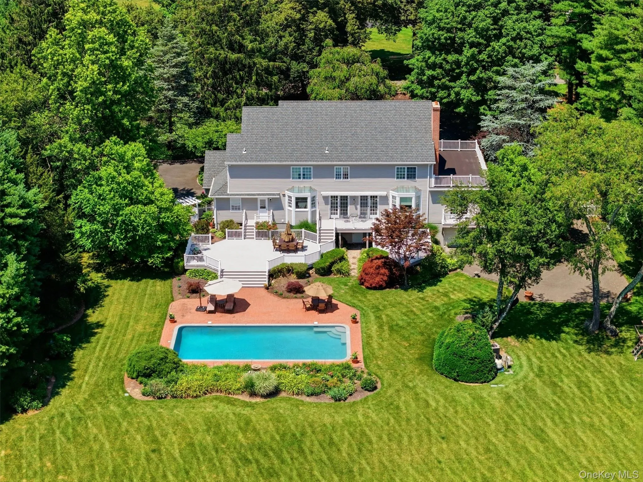 Picture perfect home and grounds. Picture perfect home and grounds.
