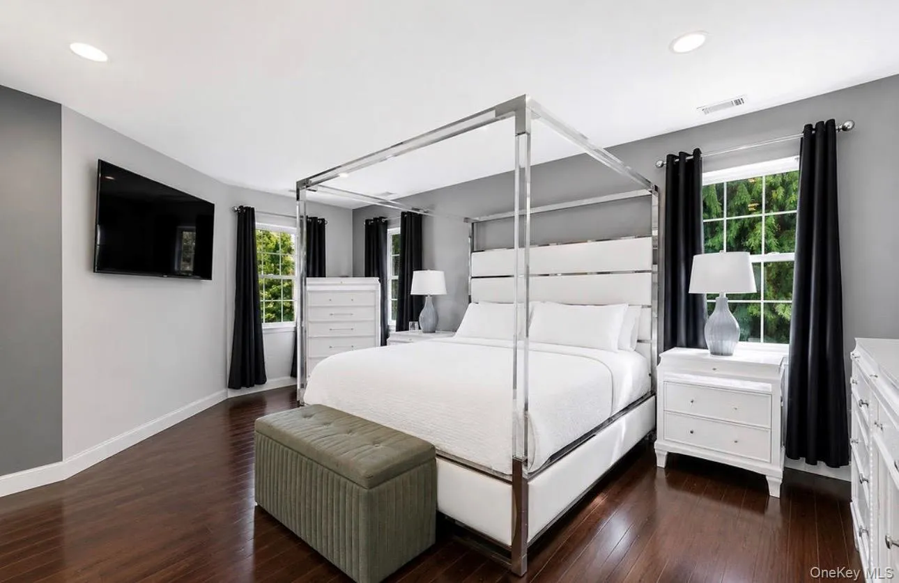 10 Chapel Hill Road, Brookhaven, NY, 4 Bedrooms Bedrooms, 8 Rooms Rooms,2 BathroomsBathrooms,Residential,For Rent,Chapel Hill,0,KEY1018331 10 Chapel Hill Road, Brookhaven, NY, 4 Bedrooms Bedrooms, 8 Rooms Rooms,2 BathroomsBathrooms,Residential,For Rent,Chapel Hill,0,KEY1018331