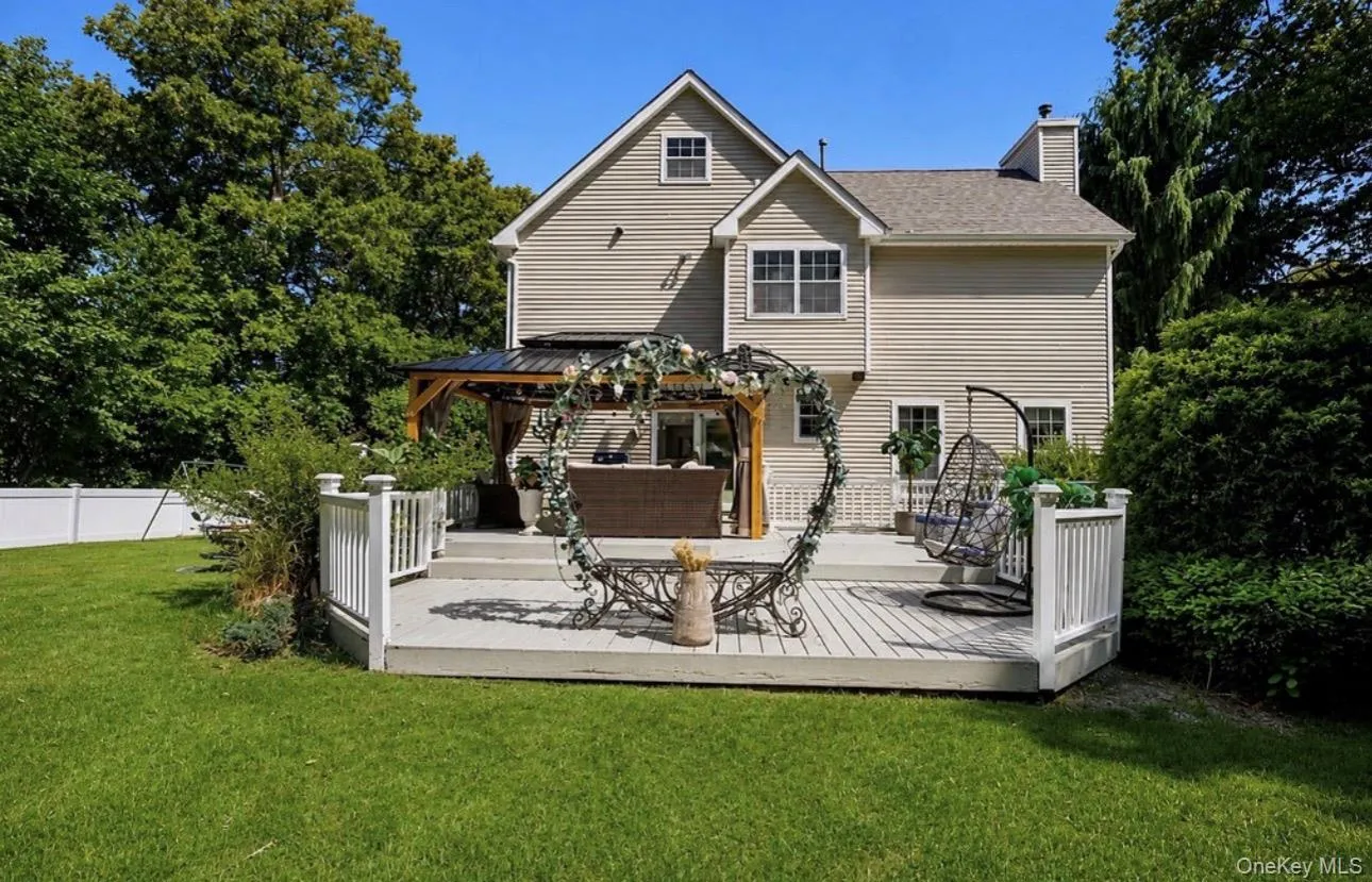 10 Chapel Hill Road, Brookhaven, NY, 4 Bedrooms Bedrooms, 8 Rooms Rooms,2 BathroomsBathrooms,Residential,For Rent,Chapel Hill,0,KEY1018331 10 Chapel Hill Road, Brookhaven, NY, 4 Bedrooms Bedrooms, 8 Rooms Rooms,2 BathroomsBathrooms,Residential,For Rent,Chapel Hill,0,KEY1018331