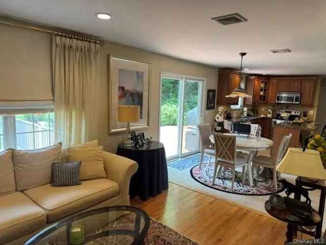 41 Shady Lane, Huntington, NY, 4 Bedrooms Bedrooms, 8 Rooms Rooms,2 BathroomsBathrooms,Residential,For Rent,Shady,0,KEY1018333 41 Shady Lane, Huntington, NY, 4 Bedrooms Bedrooms, 8 Rooms Rooms,2 BathroomsBathrooms,Residential,For Rent,Shady,0,KEY1018333