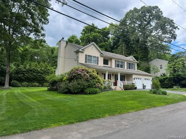41 Shady Lane, Huntington, NY, 4 Bedrooms Bedrooms, 8 Rooms Rooms,2 BathroomsBathrooms,Residential,For Rent,Shady,0,KEY1018333 41 Shady Lane, Huntington, NY, 4 Bedrooms Bedrooms, 8 Rooms Rooms,2 BathroomsBathrooms,Residential,For Rent,Shady,0,KEY1018333