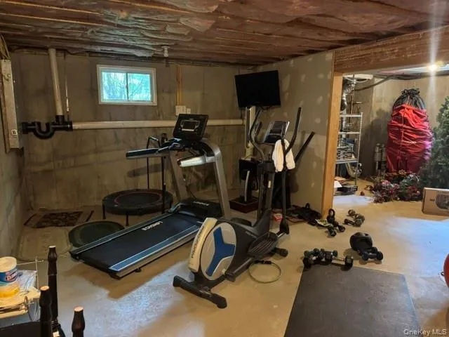 41 Shady Lane, Huntington, NY, 4 Bedrooms Bedrooms, 8 Rooms Rooms,2 BathroomsBathrooms,Residential,For Rent,Shady,0,KEY1018333 41 Shady Lane, Huntington, NY, 4 Bedrooms Bedrooms, 8 Rooms Rooms,2 BathroomsBathrooms,Residential,For Rent,Shady,0,KEY1018333