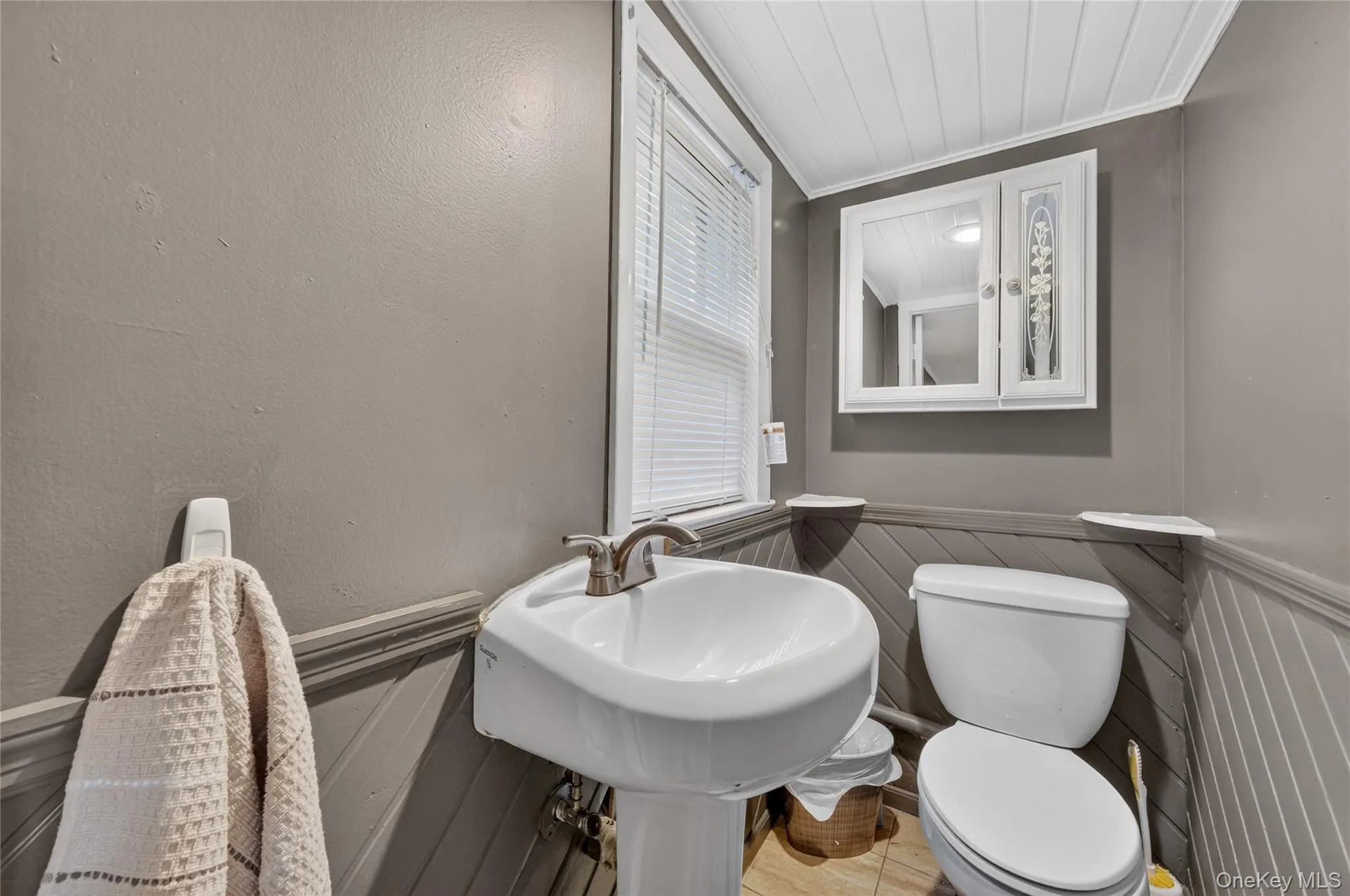 18 Pine Ridge Drive, Wappinger, NY, 3 Bedrooms Bedrooms, 7 Rooms Rooms,1 BathroomBathrooms,Residential,For Rent,Pine Ridge,0,1018334 18 Pine Ridge Drive, Wappinger, NY, 3 Bedrooms Bedrooms, 7 Rooms Rooms,1 BathroomBathrooms,Residential,For Rent,Pine Ridge,0,1018334