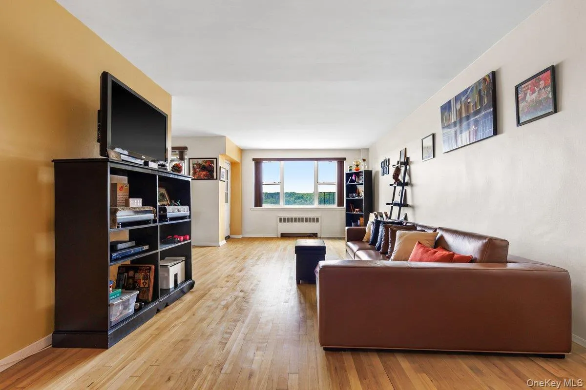 279 Broadway, Yonkers, NY, 1 Bedroom Bedrooms, 4 Rooms Rooms,1 BathroomBathrooms,Residential,For Rent,Broadway,0,KEY1018338 279 Broadway, Yonkers, NY, 1 Bedroom Bedrooms, 4 Rooms Rooms,1 BathroomBathrooms,Residential,For Rent,Broadway,0,KEY1018338