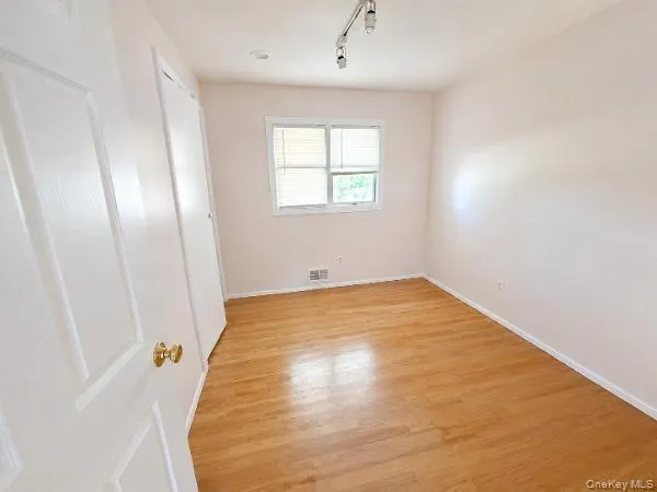 21 Kevin Road, Huntington, NY, 4 Bedrooms Bedrooms, 13 Rooms Rooms,3 BathroomsBathrooms,Residential,For Rent,Kevin,0,KEY1018339 21 Kevin Road, Huntington, NY, 4 Bedrooms Bedrooms, 13 Rooms Rooms,3 BathroomsBathrooms,Residential,For Rent,Kevin,0,KEY1018339