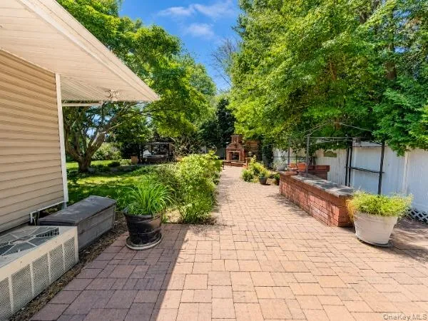 21 Kevin Road, Huntington, NY, 4 Bedrooms Bedrooms, 13 Rooms Rooms,3 BathroomsBathrooms,Residential,For Rent,Kevin,0,KEY1018339 21 Kevin Road, Huntington, NY, 4 Bedrooms Bedrooms, 13 Rooms Rooms,3 BathroomsBathrooms,Residential,For Rent,Kevin,0,KEY1018339