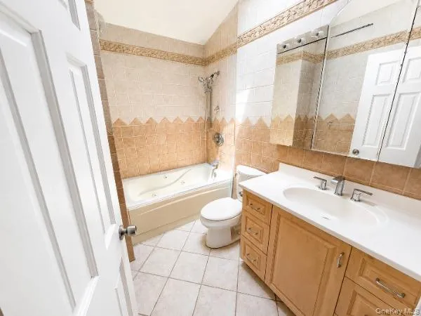 21 Kevin Road, Huntington, NY, 4 Bedrooms Bedrooms, 13 Rooms Rooms,3 BathroomsBathrooms,Residential,For Rent,Kevin,0,KEY1018339 21 Kevin Road, Huntington, NY, 4 Bedrooms Bedrooms, 13 Rooms Rooms,3 BathroomsBathrooms,Residential,For Rent,Kevin,0,KEY1018339