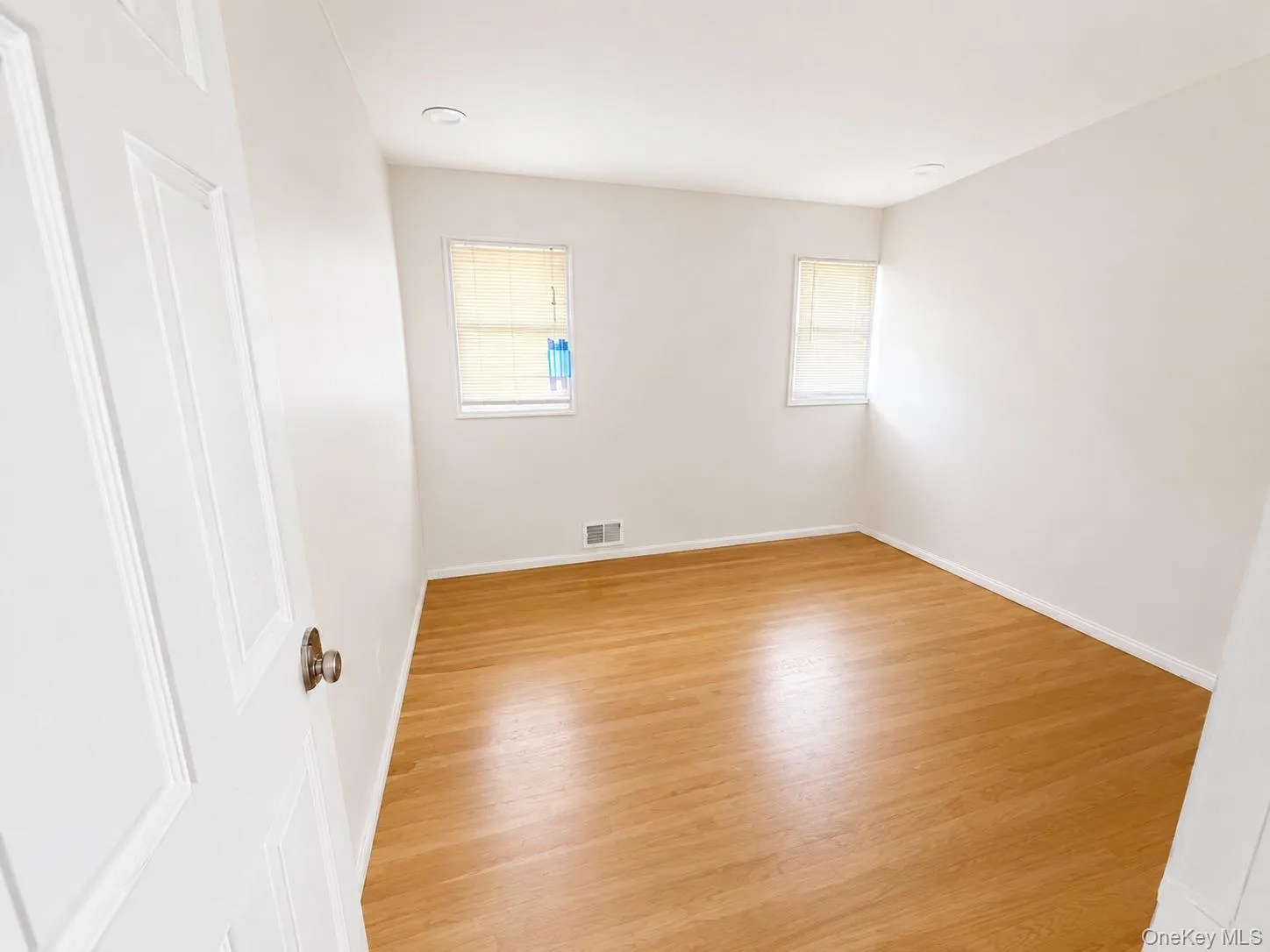 21 Kevin Road, Huntington, NY, 4 Bedrooms Bedrooms, 13 Rooms Rooms,3 BathroomsBathrooms,Residential,For Rent,Kevin,0,KEY1018339 21 Kevin Road, Huntington, NY, 4 Bedrooms Bedrooms, 13 Rooms Rooms,3 BathroomsBathrooms,Residential,For Rent,Kevin,0,KEY1018339