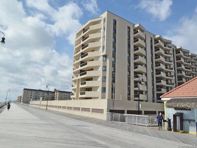 View of apartment building / complex View of apartment building / complex