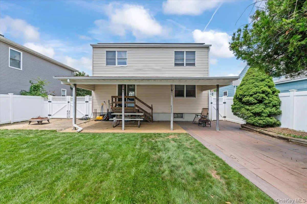 45 Concord Avenue, Oyster Bay, NY, 3 Bedrooms Bedrooms, 6 Rooms Rooms,2 BathroomsBathrooms,Residential,For Rent,Concord,0,1018345 45 Concord Avenue, Oyster Bay, NY, 3 Bedrooms Bedrooms, 6 Rooms Rooms,2 BathroomsBathrooms,Residential,For Rent,Concord,0,1018345