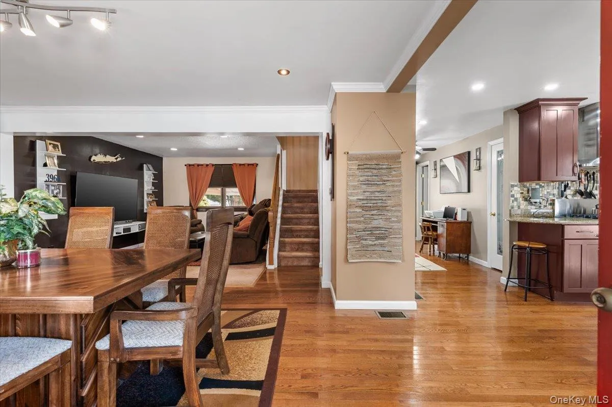 45 Concord Avenue, Oyster Bay, NY, 3 Bedrooms Bedrooms, 6 Rooms Rooms,2 BathroomsBathrooms,Residential,For Rent,Concord,0,1018345 45 Concord Avenue, Oyster Bay, NY, 3 Bedrooms Bedrooms, 6 Rooms Rooms,2 BathroomsBathrooms,Residential,For Rent,Concord,0,1018345