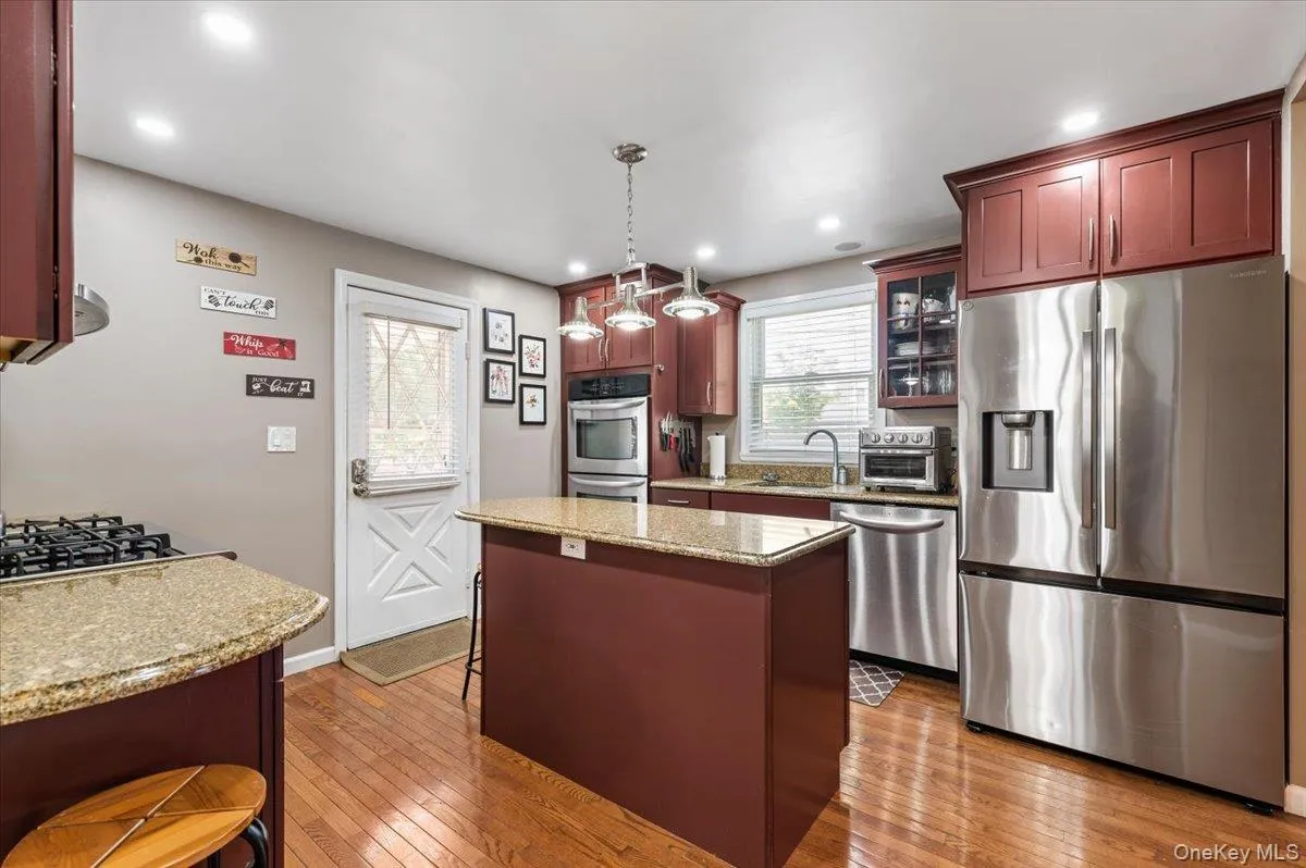 45 Concord Avenue, Oyster Bay, NY, 3 Bedrooms Bedrooms, 6 Rooms Rooms,2 BathroomsBathrooms,Residential,For Rent,Concord,0,1018345 45 Concord Avenue, Oyster Bay, NY, 3 Bedrooms Bedrooms, 6 Rooms Rooms,2 BathroomsBathrooms,Residential,For Rent,Concord,0,1018345