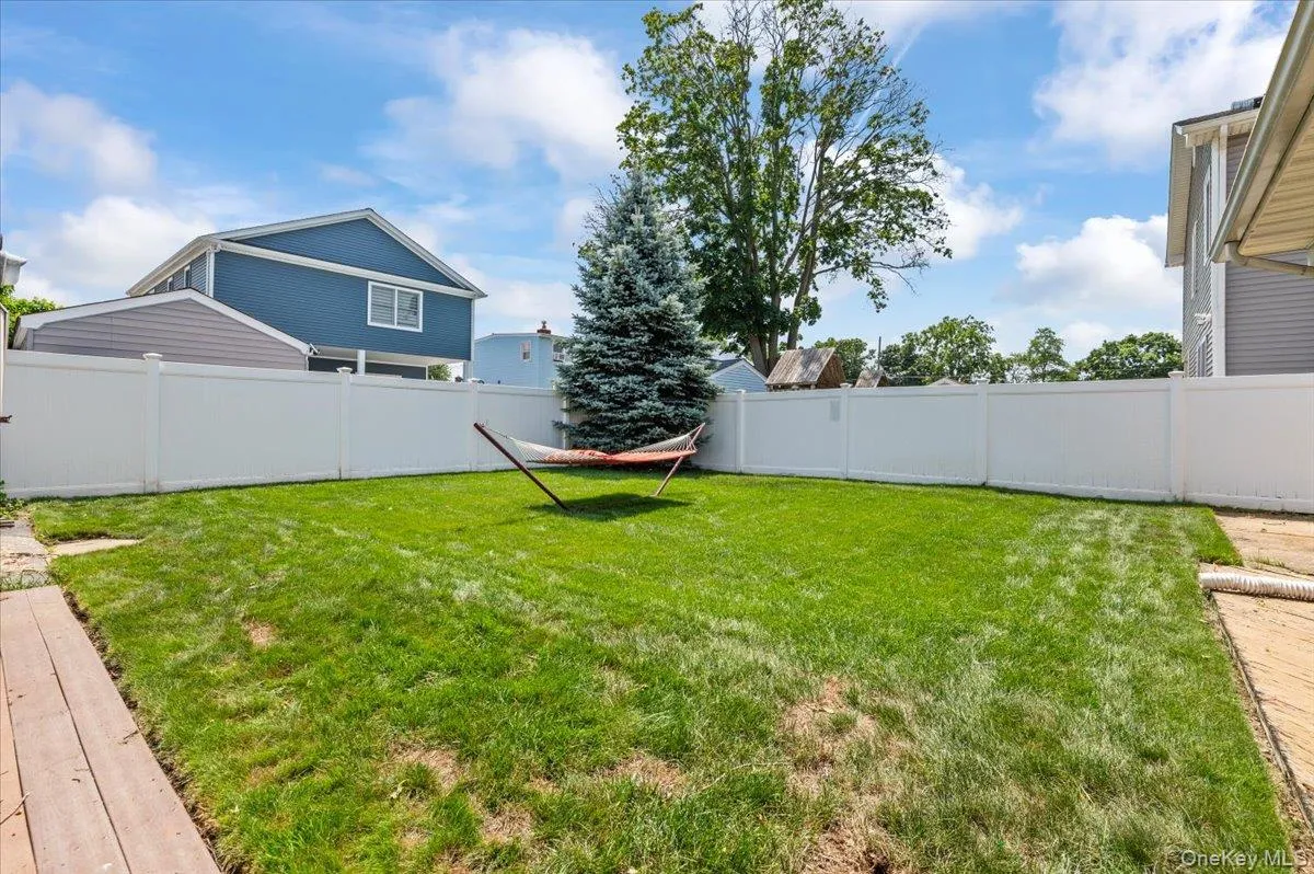 45 Concord Avenue, Oyster Bay, NY, 3 Bedrooms Bedrooms, 6 Rooms Rooms,2 BathroomsBathrooms,Residential,For Rent,Concord,0,1018345 45 Concord Avenue, Oyster Bay, NY, 3 Bedrooms Bedrooms, 6 Rooms Rooms,2 BathroomsBathrooms,Residential,For Rent,Concord,0,1018345