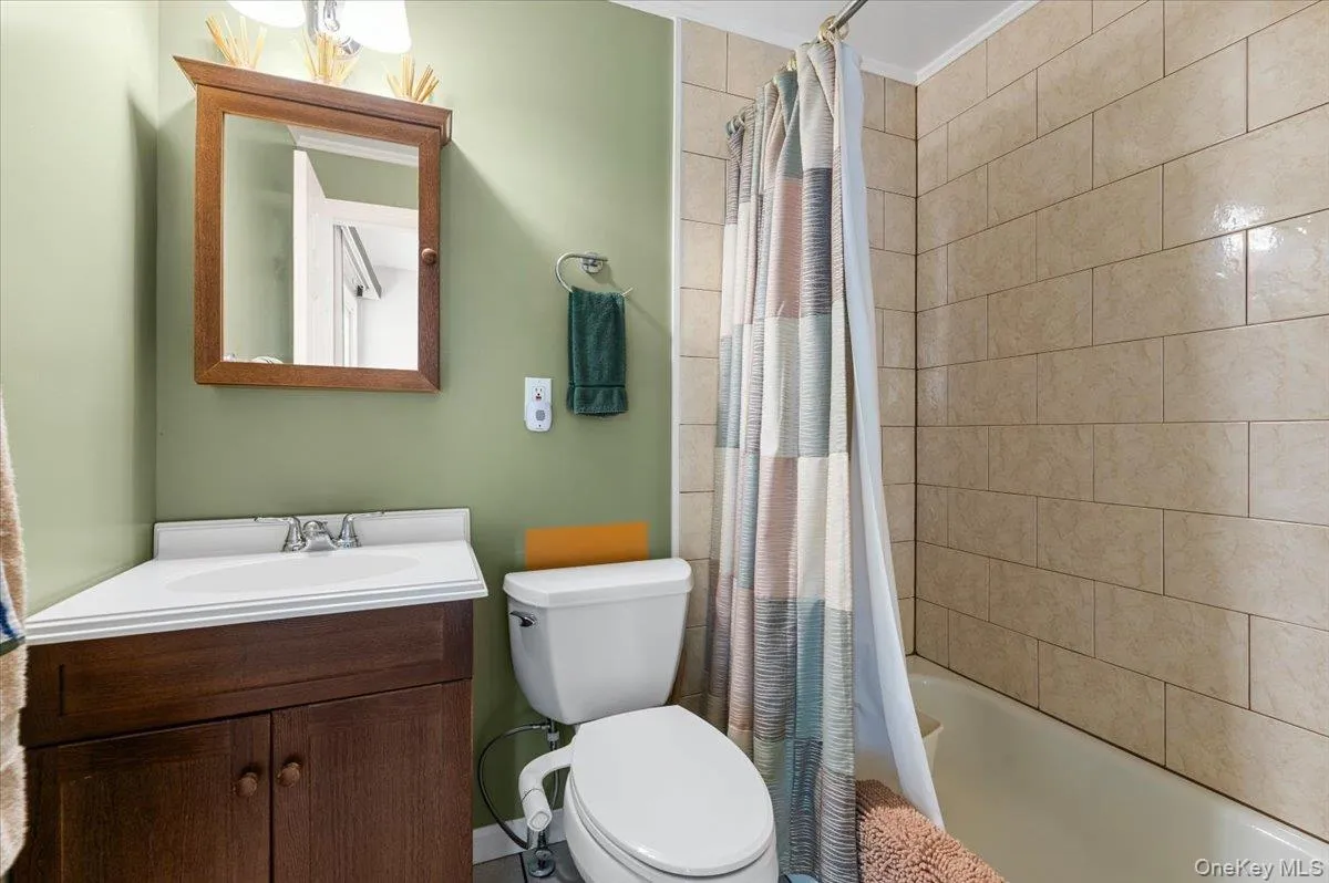 45 Concord Avenue, Oyster Bay, NY, 3 Bedrooms Bedrooms, 6 Rooms Rooms,2 BathroomsBathrooms,Residential,For Rent,Concord,0,1018345 45 Concord Avenue, Oyster Bay, NY, 3 Bedrooms Bedrooms, 6 Rooms Rooms,2 BathroomsBathrooms,Residential,For Rent,Concord,0,1018345