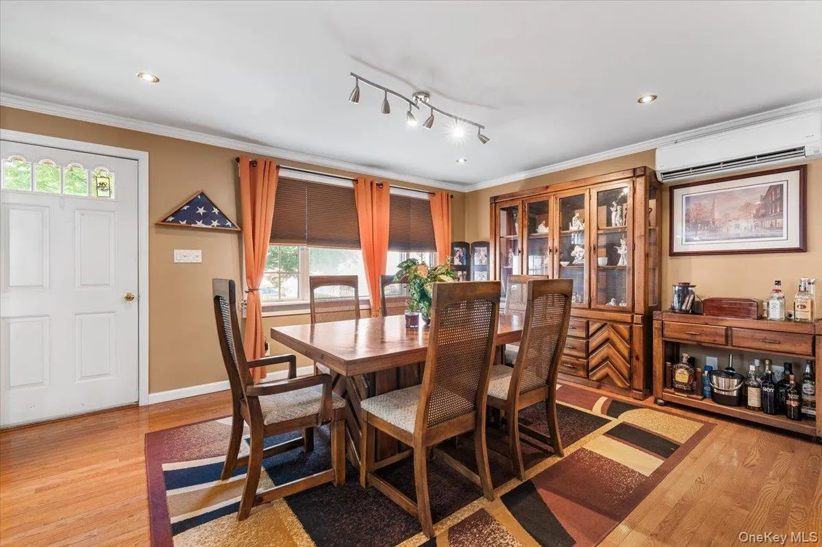 45 Concord Avenue, Oyster Bay, NY, 3 Bedrooms Bedrooms, 6 Rooms Rooms,2 BathroomsBathrooms,Residential,For Rent,Concord,0,1018345 45 Concord Avenue, Oyster Bay, NY, 3 Bedrooms Bedrooms, 6 Rooms Rooms,2 BathroomsBathrooms,Residential,For Rent,Concord,0,1018345
