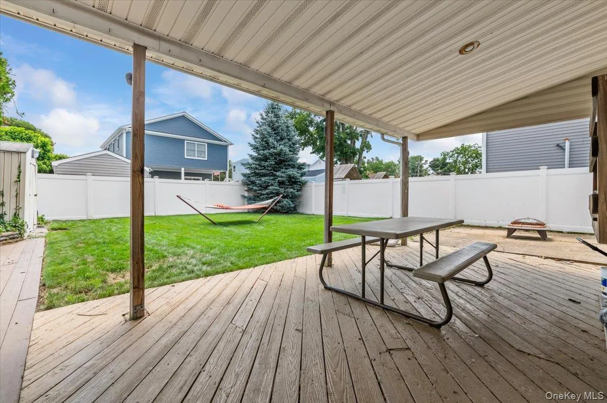 45 Concord Avenue, Oyster Bay, NY, 3 Bedrooms Bedrooms, 6 Rooms Rooms,2 BathroomsBathrooms,Residential,For Rent,Concord,0,1018345 45 Concord Avenue, Oyster Bay, NY, 3 Bedrooms Bedrooms, 6 Rooms Rooms,2 BathroomsBathrooms,Residential,For Rent,Concord,0,1018345