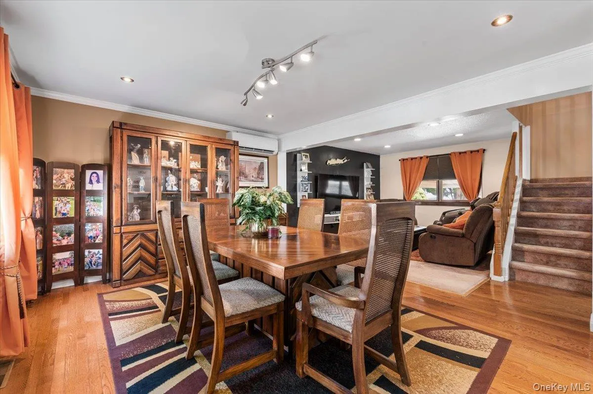 45 Concord Avenue, Oyster Bay, NY, 3 Bedrooms Bedrooms, 6 Rooms Rooms,2 BathroomsBathrooms,Residential,For Rent,Concord,0,1018345 45 Concord Avenue, Oyster Bay, NY, 3 Bedrooms Bedrooms, 6 Rooms Rooms,2 BathroomsBathrooms,Residential,For Rent,Concord,0,1018345