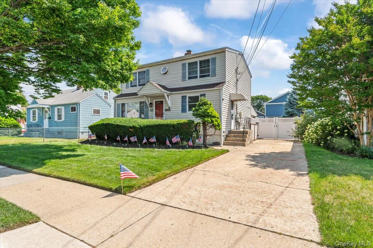 45 Concord Avenue, Oyster Bay, NY, 3 Bedrooms Bedrooms, 6 Rooms Rooms,2 BathroomsBathrooms,Residential,For Rent,Concord,0,1018345 45 Concord Avenue, Oyster Bay, NY, 3 Bedrooms Bedrooms, 6 Rooms Rooms,2 BathroomsBathrooms,Residential,For Rent,Concord,0,1018345
