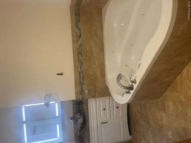 21104 Richland Avenue, New York, NY, 4 Bedrooms Bedrooms, 7 Rooms Rooms,3 BathroomsBathrooms,Residential,For Rent,Richland,0,1018347 21104 Richland Avenue, New York, NY, 4 Bedrooms Bedrooms, 7 Rooms Rooms,3 BathroomsBathrooms,Residential,For Rent,Richland,0,1018347