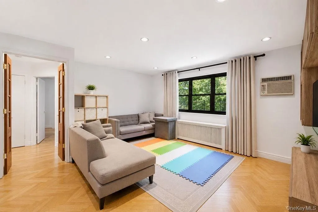 155-17 79th Street, New York, NY, 3 Bedrooms Bedrooms, 6 Rooms Rooms,2 BathroomsBathrooms,Residential,For Rent,79th,0,1018348 155-17 79th Street, New York, NY, 3 Bedrooms Bedrooms, 6 Rooms Rooms,2 BathroomsBathrooms,Residential,For Rent,79th,0,1018348