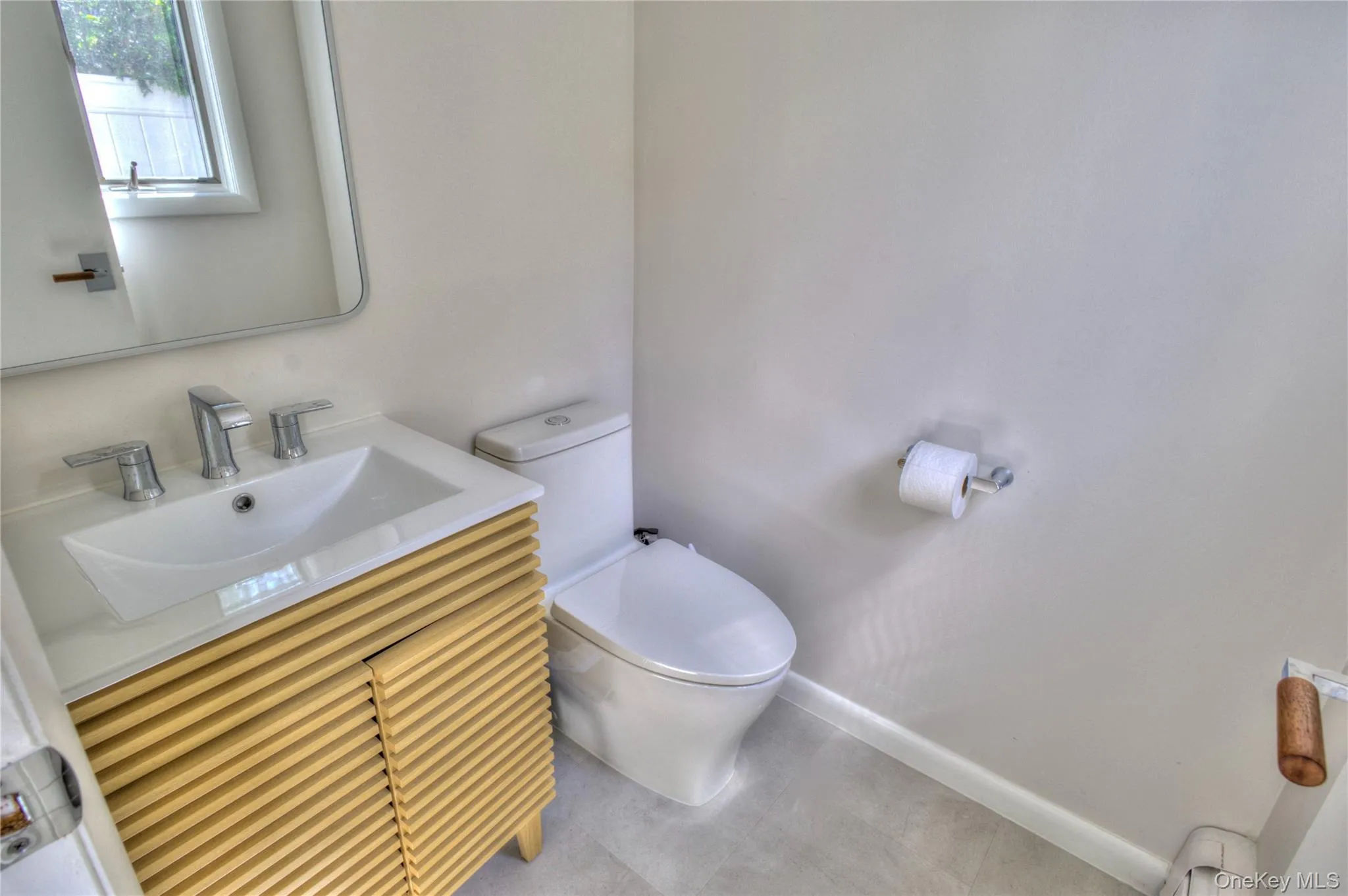 18 Seaview Lane, North Hempstead, NY, 4 Bedrooms Bedrooms, 8 Rooms Rooms,2 BathroomsBathrooms,Residential Lease,For Rent,Seaview,0,KEY1018349 18 Seaview Lane, North Hempstead, NY, 4 Bedrooms Bedrooms, 8 Rooms Rooms,2 BathroomsBathrooms,Residential Lease,For Rent,Seaview,0,KEY1018349
