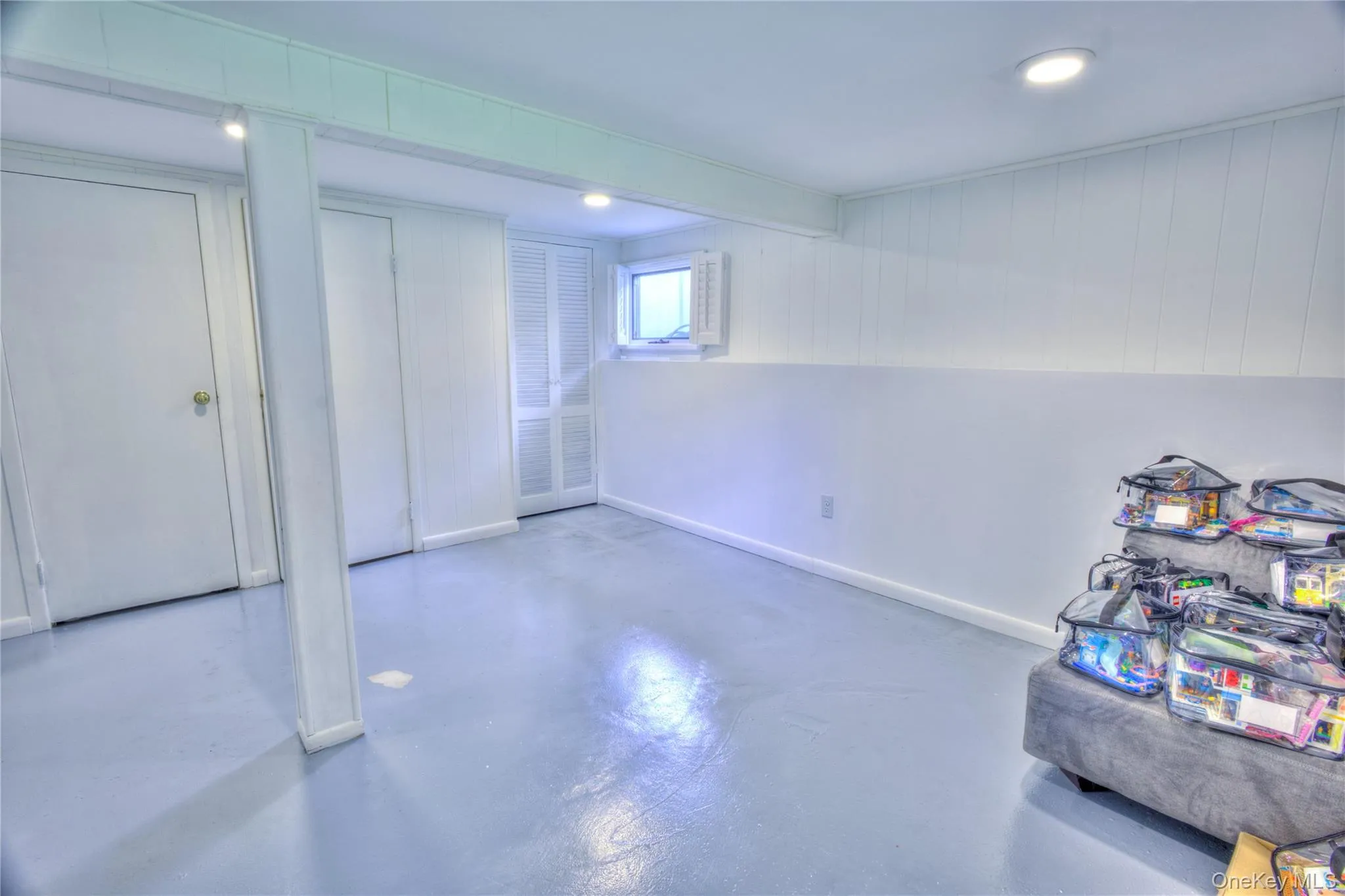 18 Seaview Lane, North Hempstead, NY, 4 Bedrooms Bedrooms, 8 Rooms Rooms,2 BathroomsBathrooms,Residential Lease,For Rent,Seaview,0,KEY1018349 18 Seaview Lane, North Hempstead, NY, 4 Bedrooms Bedrooms, 8 Rooms Rooms,2 BathroomsBathrooms,Residential Lease,For Rent,Seaview,0,KEY1018349