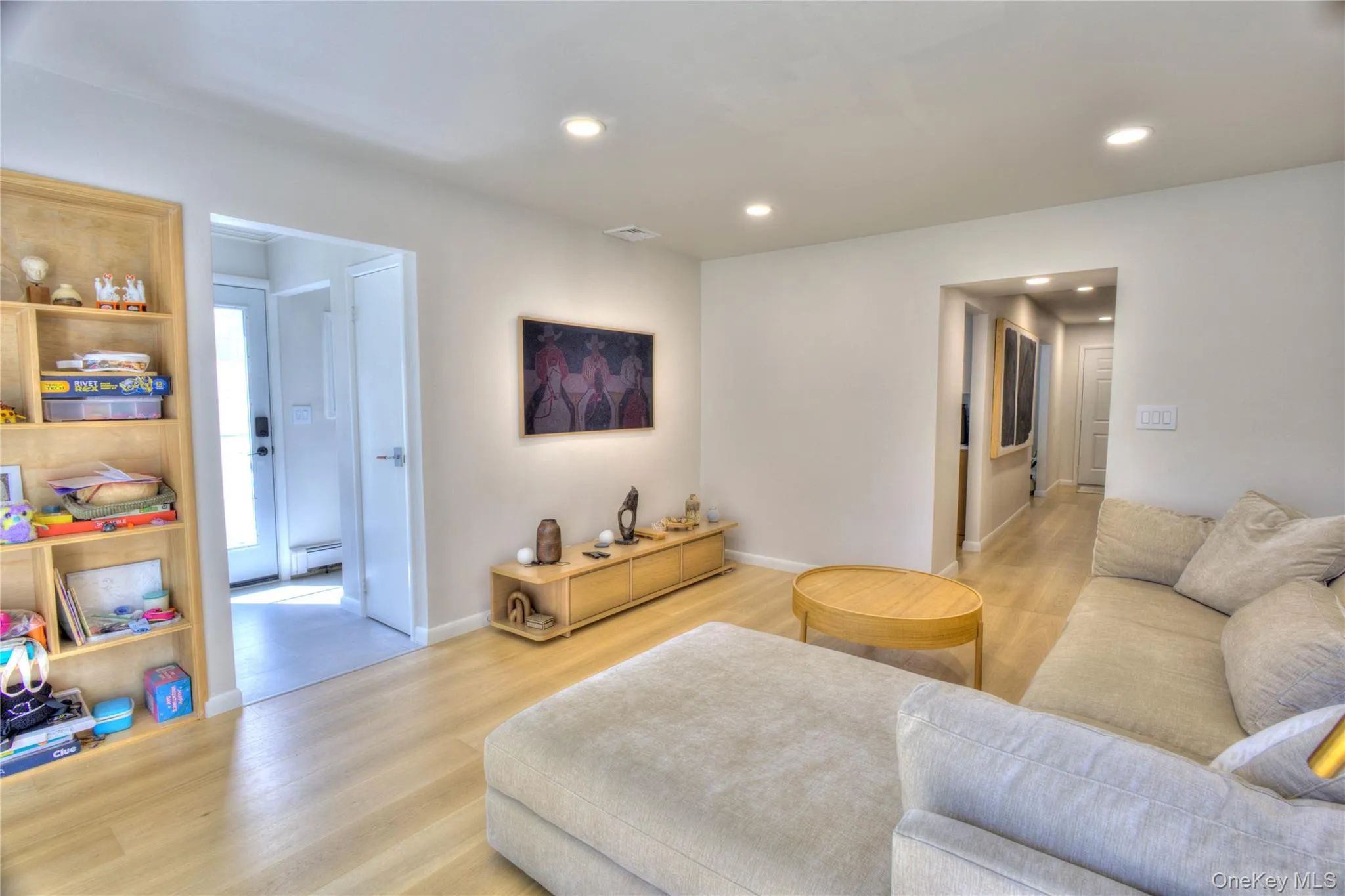 18 Seaview Lane, North Hempstead, NY, 4 Bedrooms Bedrooms, 8 Rooms Rooms,2 BathroomsBathrooms,Residential Lease,For Rent,Seaview,0,KEY1018349 18 Seaview Lane, North Hempstead, NY, 4 Bedrooms Bedrooms, 8 Rooms Rooms,2 BathroomsBathrooms,Residential Lease,For Rent,Seaview,0,KEY1018349