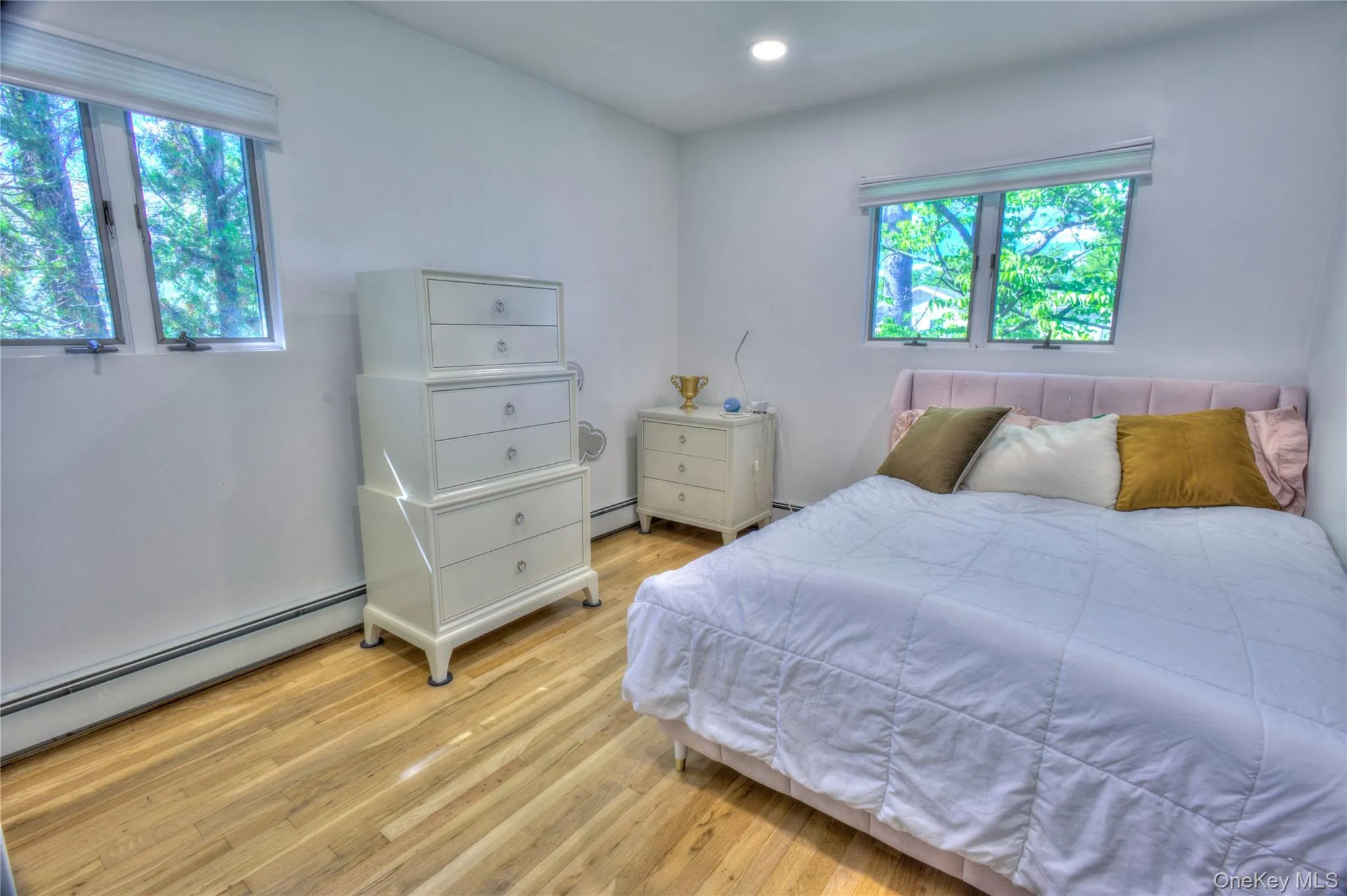 18 Seaview Lane, North Hempstead, NY, 4 Bedrooms Bedrooms, 8 Rooms Rooms,2 BathroomsBathrooms,Residential Lease,For Rent,Seaview,0,KEY1018349 18 Seaview Lane, North Hempstead, NY, 4 Bedrooms Bedrooms, 8 Rooms Rooms,2 BathroomsBathrooms,Residential Lease,For Rent,Seaview,0,KEY1018349
