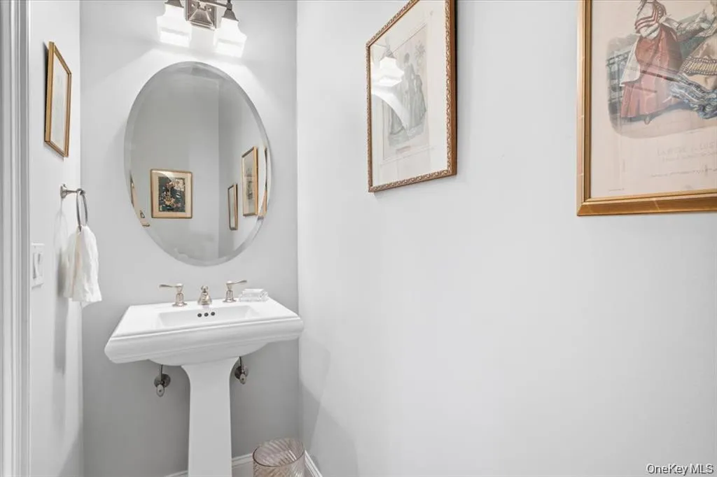 Entry Powder Room Entry Powder Room