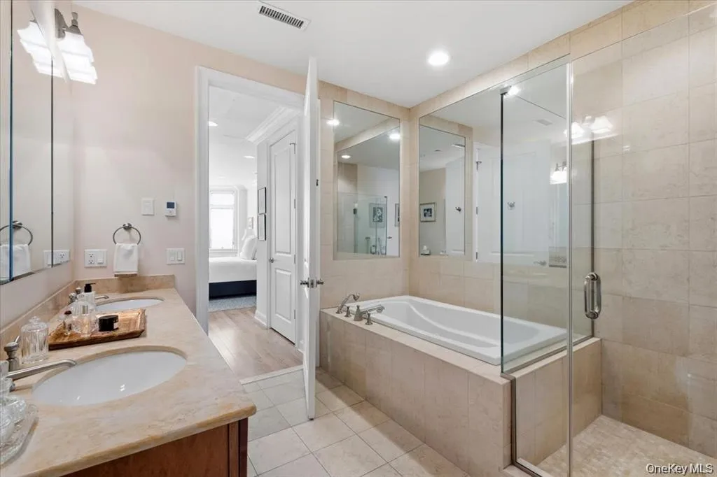 1 Christie Place, Scarsdale, NY, 2 Bedrooms Bedrooms, 5 Rooms Rooms,2 BathroomsBathrooms,Residential Lease,For Rent,Christie,0,KEY1018356 1 Christie Place, Scarsdale, NY, 2 Bedrooms Bedrooms, 5 Rooms Rooms,2 BathroomsBathrooms,Residential Lease,For Rent,Christie,0,KEY1018356