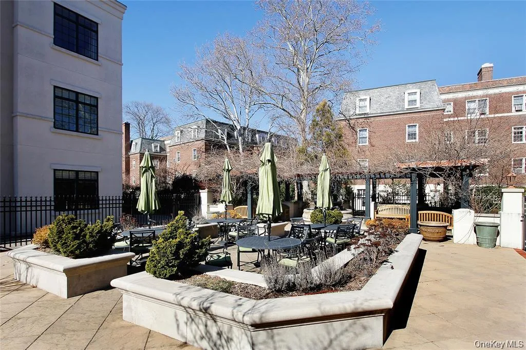 1 Christie Place, Scarsdale, NY, 2 Bedrooms Bedrooms, 5 Rooms Rooms,2 BathroomsBathrooms,Residential Lease,For Rent,Christie,0,KEY1018356 1 Christie Place, Scarsdale, NY, 2 Bedrooms Bedrooms, 5 Rooms Rooms,2 BathroomsBathrooms,Residential Lease,For Rent,Christie,0,KEY1018356