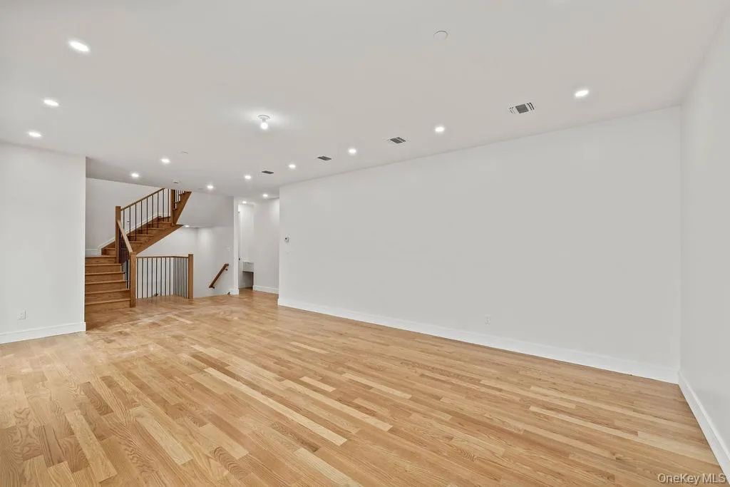 1 Homestead Lane, Ramapo, NY, 5 Bedrooms Bedrooms, 10 Rooms Rooms,3 BathroomsBathrooms,Residential,For Rent,Homestead,0,KEY1018361 1 Homestead Lane, Ramapo, NY, 5 Bedrooms Bedrooms, 10 Rooms Rooms,3 BathroomsBathrooms,Residential,For Rent,Homestead,0,KEY1018361