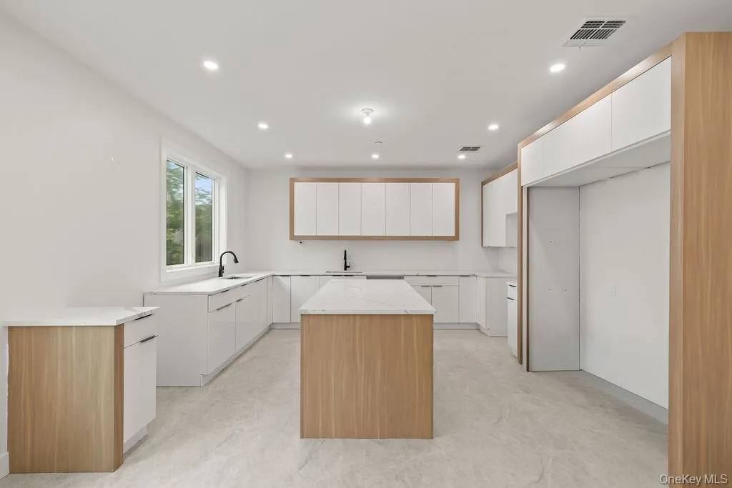 1 Homestead Lane, Ramapo, NY, 5 Bedrooms Bedrooms, 10 Rooms Rooms,3 BathroomsBathrooms,Residential,For Rent,Homestead,0,KEY1018361 1 Homestead Lane, Ramapo, NY, 5 Bedrooms Bedrooms, 10 Rooms Rooms,3 BathroomsBathrooms,Residential,For Rent,Homestead,0,KEY1018361