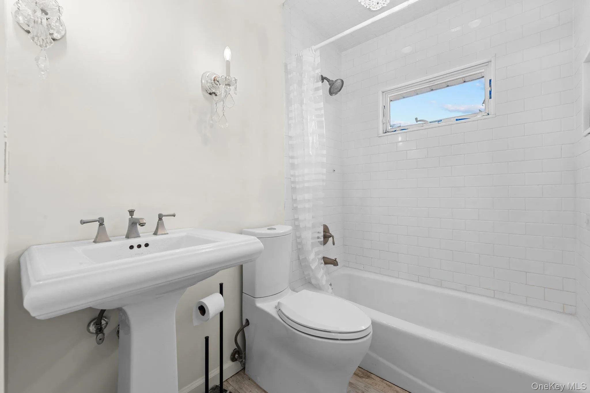 84 Evergreen Avenue, Brookhaven, NY, 3 Bedrooms Bedrooms, 7 Rooms Rooms,2 BathroomsBathrooms,Residential,For Rent,Evergreen,0,KEY1018363 84 Evergreen Avenue, Brookhaven, NY, 3 Bedrooms Bedrooms, 7 Rooms Rooms,2 BathroomsBathrooms,Residential,For Rent,Evergreen,0,KEY1018363