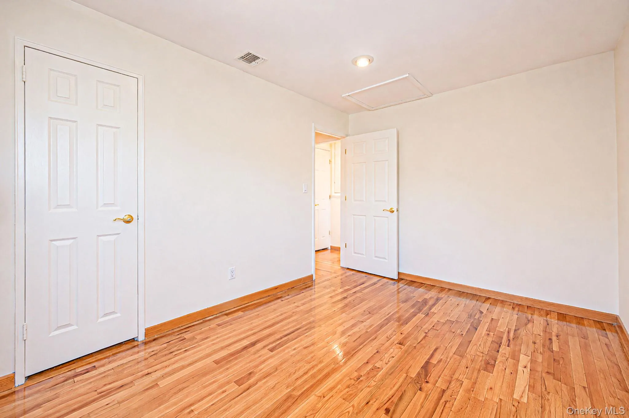 158 Saint Nicholas Avenue, Smithtown, NY, 3 Bedrooms Bedrooms, 8 Rooms Rooms,2 BathroomsBathrooms,Residential,For Rent,Saint Nicholas,0,KEY1018369 158 Saint Nicholas Avenue, Smithtown, NY, 3 Bedrooms Bedrooms, 8 Rooms Rooms,2 BathroomsBathrooms,Residential,For Rent,Saint Nicholas,0,KEY1018369
