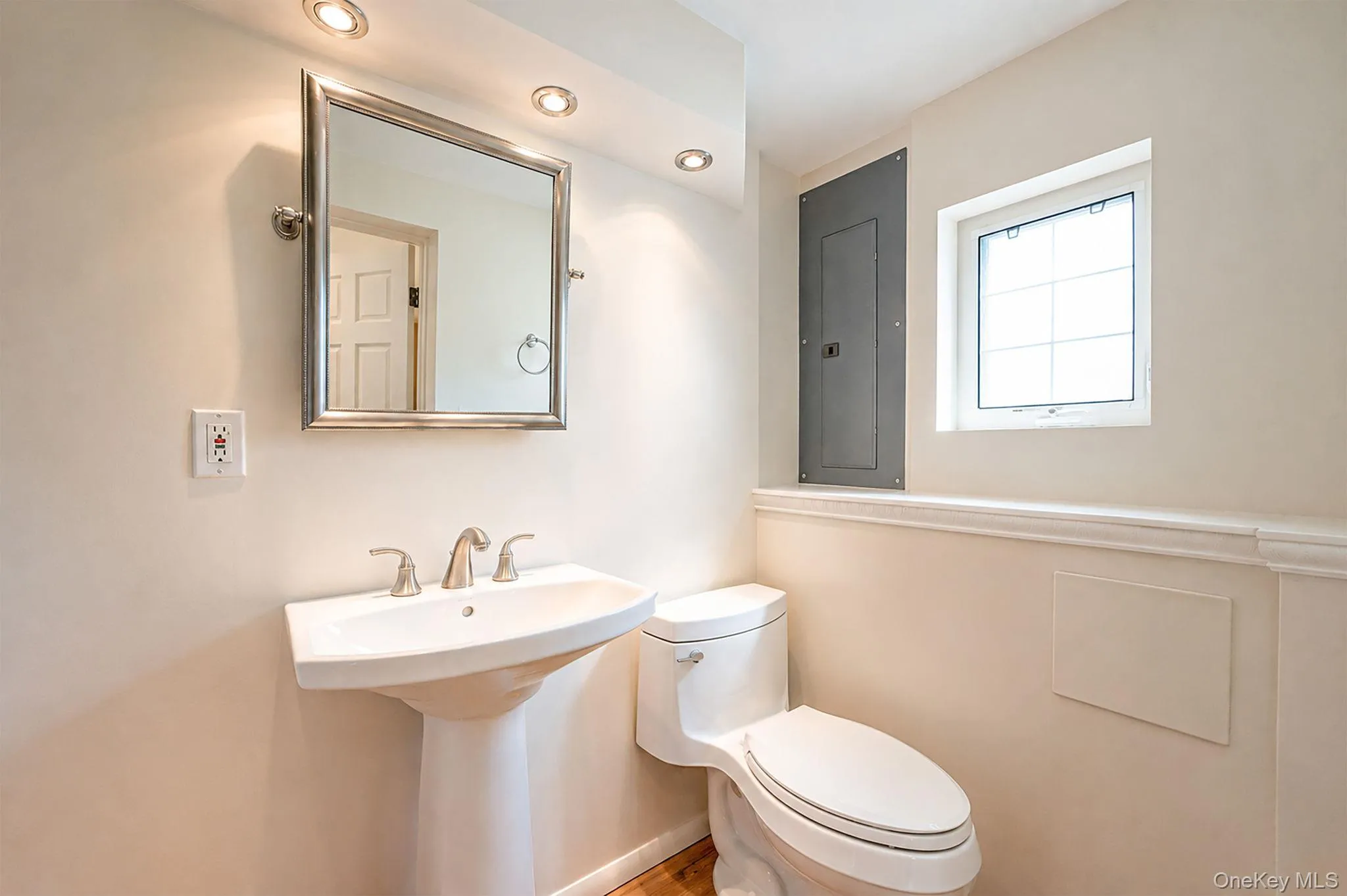 158 Saint Nicholas Avenue, Smithtown, NY, 3 Bedrooms Bedrooms, 8 Rooms Rooms,2 BathroomsBathrooms,Residential,For Rent,Saint Nicholas,0,KEY1018369 158 Saint Nicholas Avenue, Smithtown, NY, 3 Bedrooms Bedrooms, 8 Rooms Rooms,2 BathroomsBathrooms,Residential,For Rent,Saint Nicholas,0,KEY1018369