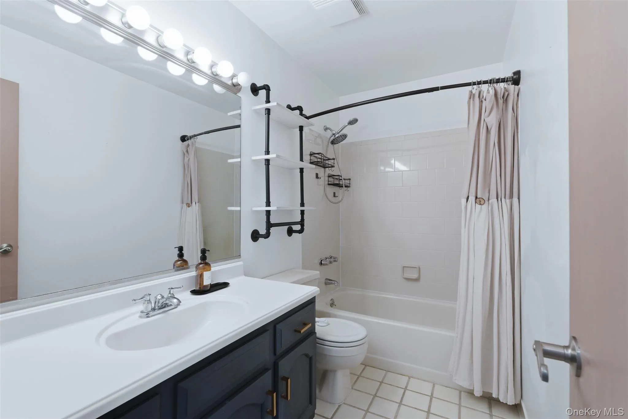 11 Chandler Drive, Chester Town, NY, 3 Bedrooms Bedrooms, 8 Rooms Rooms,2 BathroomsBathrooms,Residential,For Rent,Chandler,0,1018371 11 Chandler Drive, Chester Town, NY, 3 Bedrooms Bedrooms, 8 Rooms Rooms,2 BathroomsBathrooms,Residential,For Rent,Chandler,0,1018371