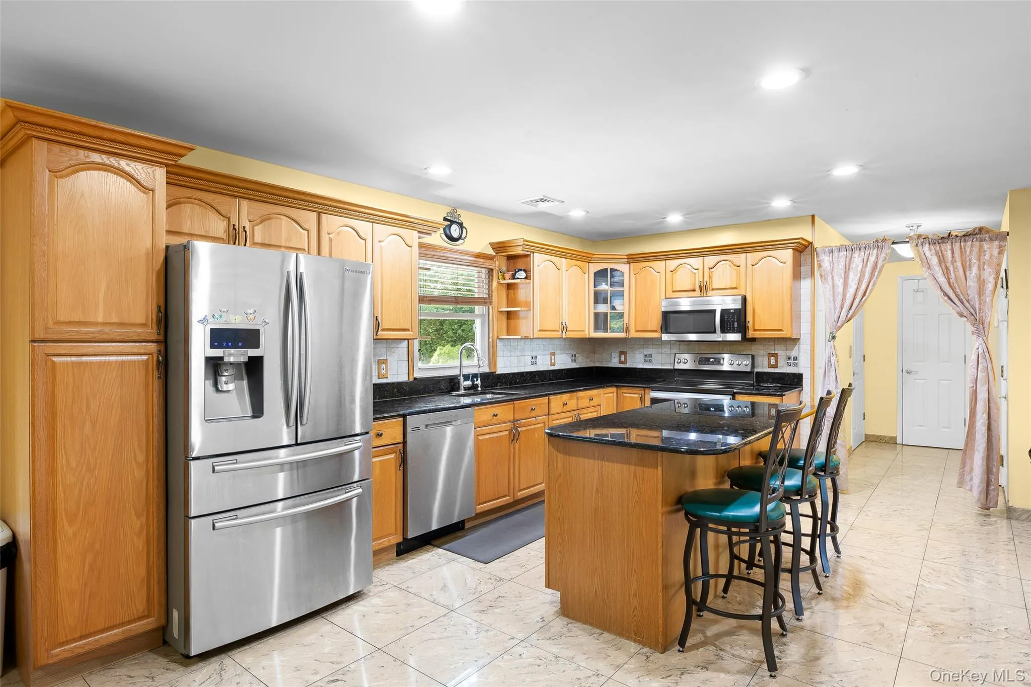 106 Chanel Drive, Brookhaven, NY, 4 Bedrooms Bedrooms, 10 Rooms Rooms,3 BathroomsBathrooms,Residential,For Rent,Chanel,0,1018374 106 Chanel Drive, Brookhaven, NY, 4 Bedrooms Bedrooms, 10 Rooms Rooms,3 BathroomsBathrooms,Residential,For Rent,Chanel,0,1018374