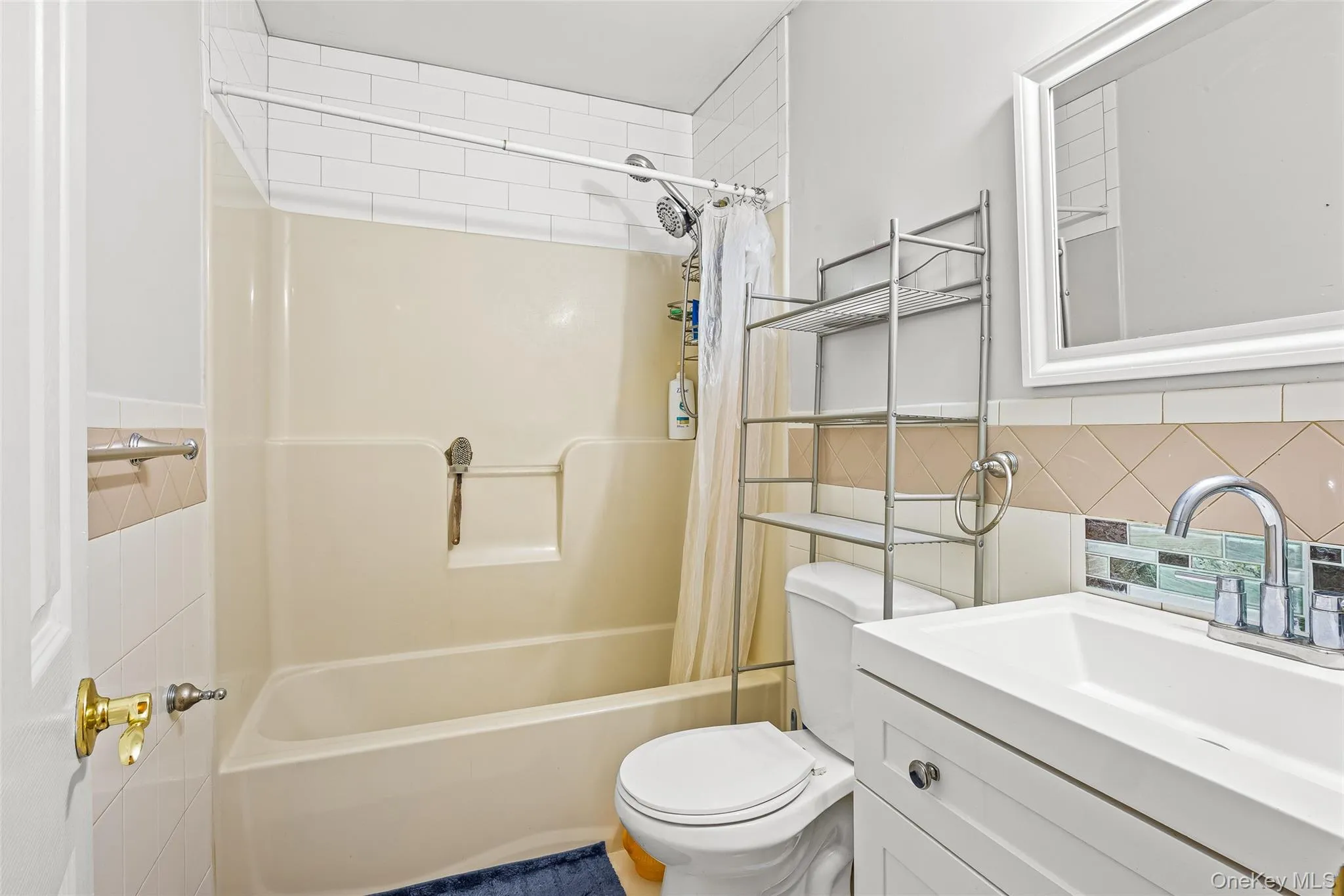 106 Chanel Drive, Brookhaven, NY, 4 Bedrooms Bedrooms, 10 Rooms Rooms,3 BathroomsBathrooms,Residential,For Rent,Chanel,0,1018374 106 Chanel Drive, Brookhaven, NY, 4 Bedrooms Bedrooms, 10 Rooms Rooms,3 BathroomsBathrooms,Residential,For Rent,Chanel,0,1018374