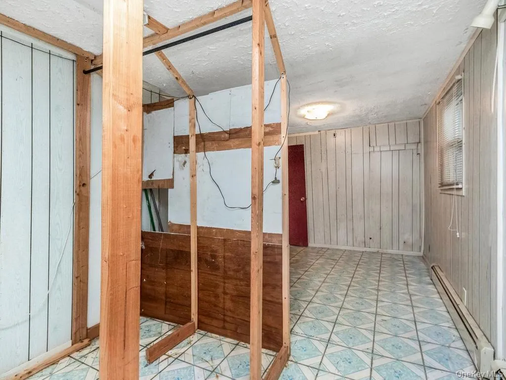 901 Harding Park, New York, NY, 3 Bedrooms Bedrooms, 6 Rooms Rooms,1 BathroomBathrooms,Residential,For Rent,Harding,0,1018381 901 Harding Park, New York, NY, 3 Bedrooms Bedrooms, 6 Rooms Rooms,1 BathroomBathrooms,Residential,For Rent,Harding,0,1018381