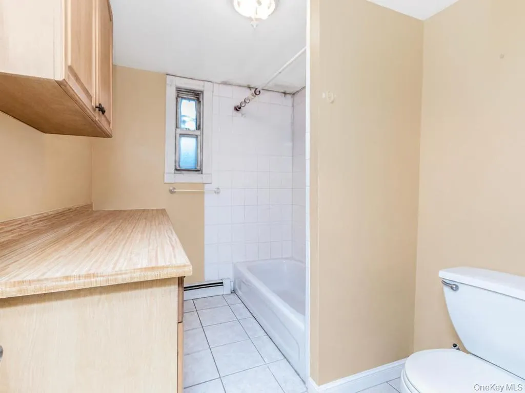 901 Harding Park, New York, NY, 3 Bedrooms Bedrooms, 6 Rooms Rooms,1 BathroomBathrooms,Residential,For Rent,Harding,0,1018381 901 Harding Park, New York, NY, 3 Bedrooms Bedrooms, 6 Rooms Rooms,1 BathroomBathrooms,Residential,For Rent,Harding,0,1018381