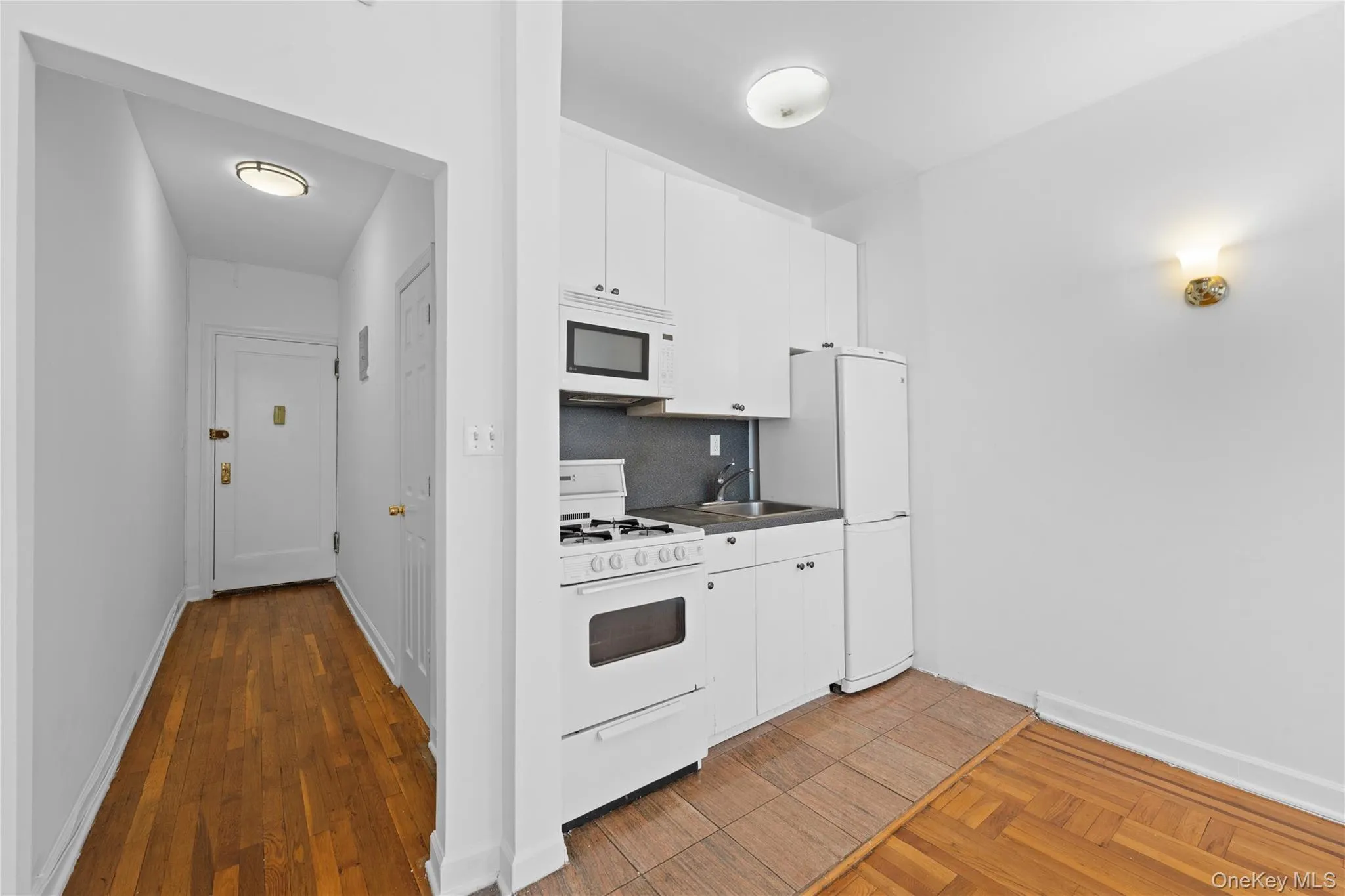 41-41 41st Street, New York, NY, 1 Bedroom Bedrooms, 3 Rooms Rooms,1 BathroomBathrooms,Residential,For Rent,41st,0,1018391 41-41 41st Street, New York, NY, 1 Bedroom Bedrooms, 3 Rooms Rooms,1 BathroomBathrooms,Residential,For Rent,41st,0,1018391