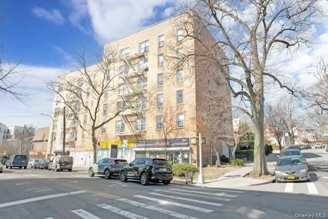 83-36 Beverly Road, New York, NY, 3 Rooms Rooms,1 BathroomBathrooms,Residential,For Rent,Beverly,0,1018393 83-36 Beverly Road, New York, NY, 3 Rooms Rooms,1 BathroomBathrooms,Residential,For Rent,Beverly,0,1018393