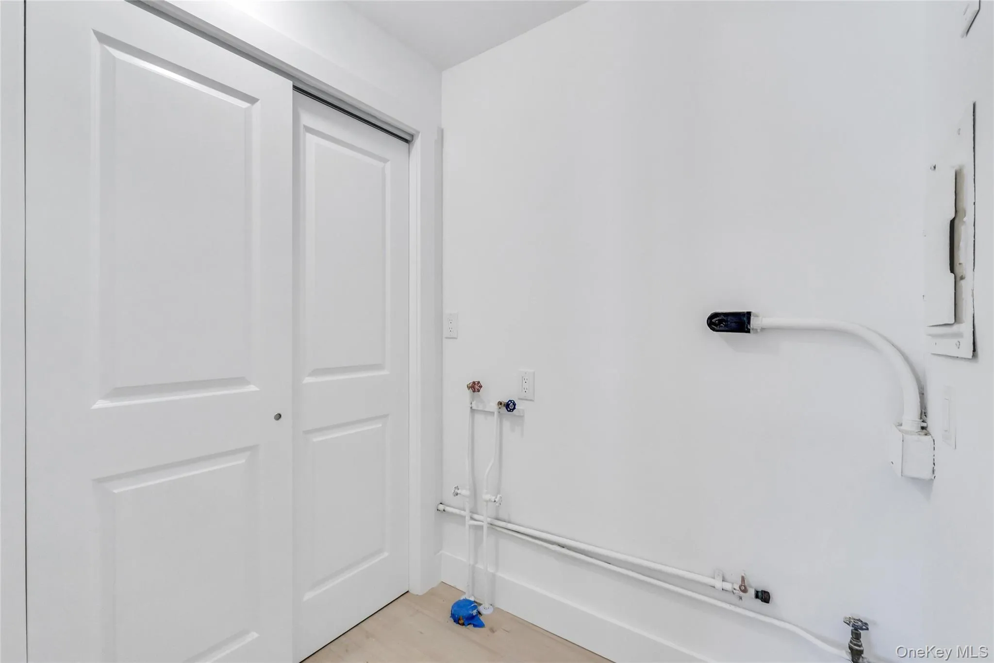 23 Kevin Lane, Oyster Bay, NY, 3 Bedrooms Bedrooms, 5 Rooms Rooms,2 BathroomsBathrooms,Residential,For Rent,Kevin,0,KEY1018395 23 Kevin Lane, Oyster Bay, NY, 3 Bedrooms Bedrooms, 5 Rooms Rooms,2 BathroomsBathrooms,Residential,For Rent,Kevin,0,KEY1018395