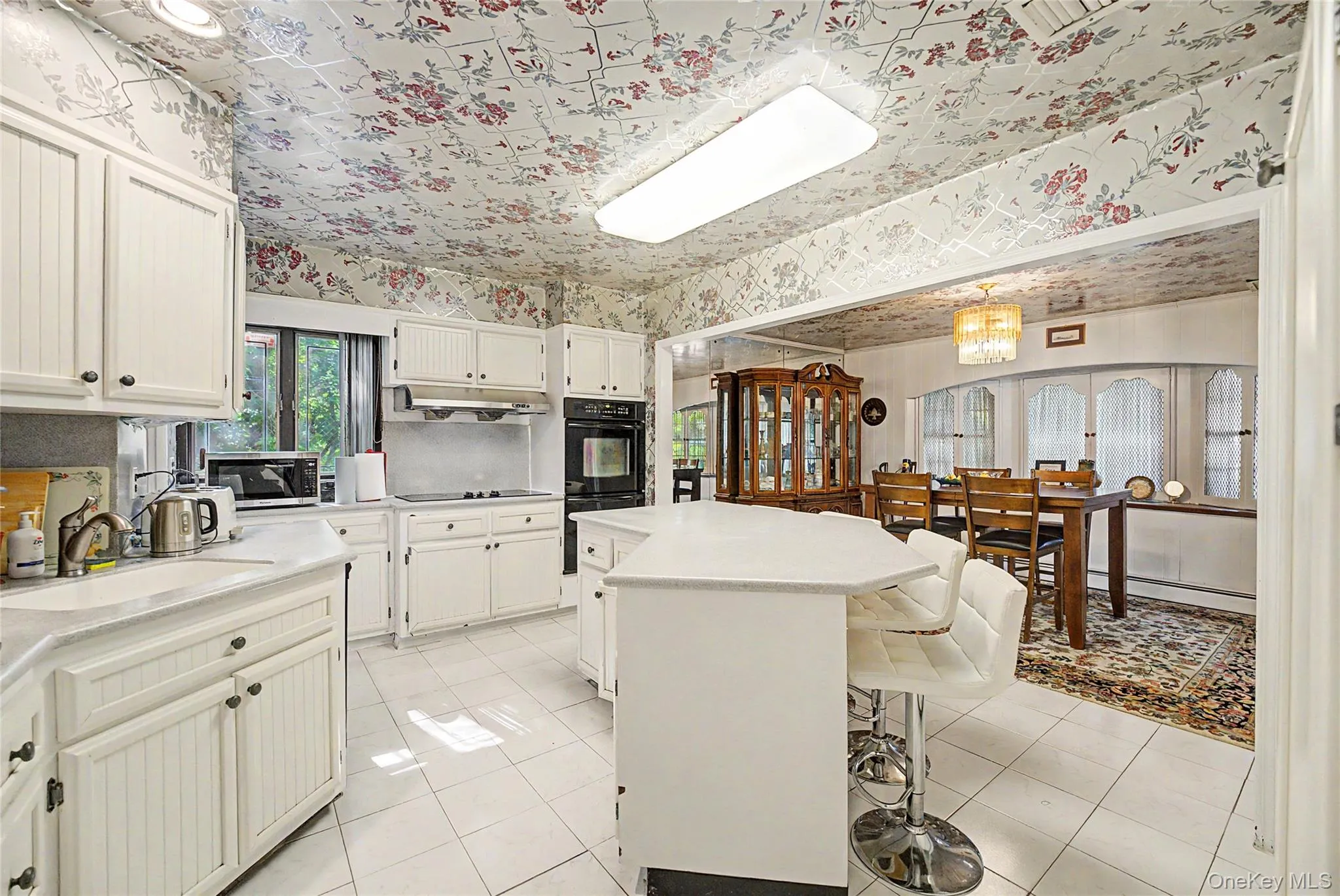 159 South Drive, North Hempstead, NY, 4 Bedrooms Bedrooms, 10 Rooms Rooms,3 BathroomsBathrooms,Residential,For Rent,South,0,KEY1018396 159 South Drive, North Hempstead, NY, 4 Bedrooms Bedrooms, 10 Rooms Rooms,3 BathroomsBathrooms,Residential,For Rent,South,0,KEY1018396