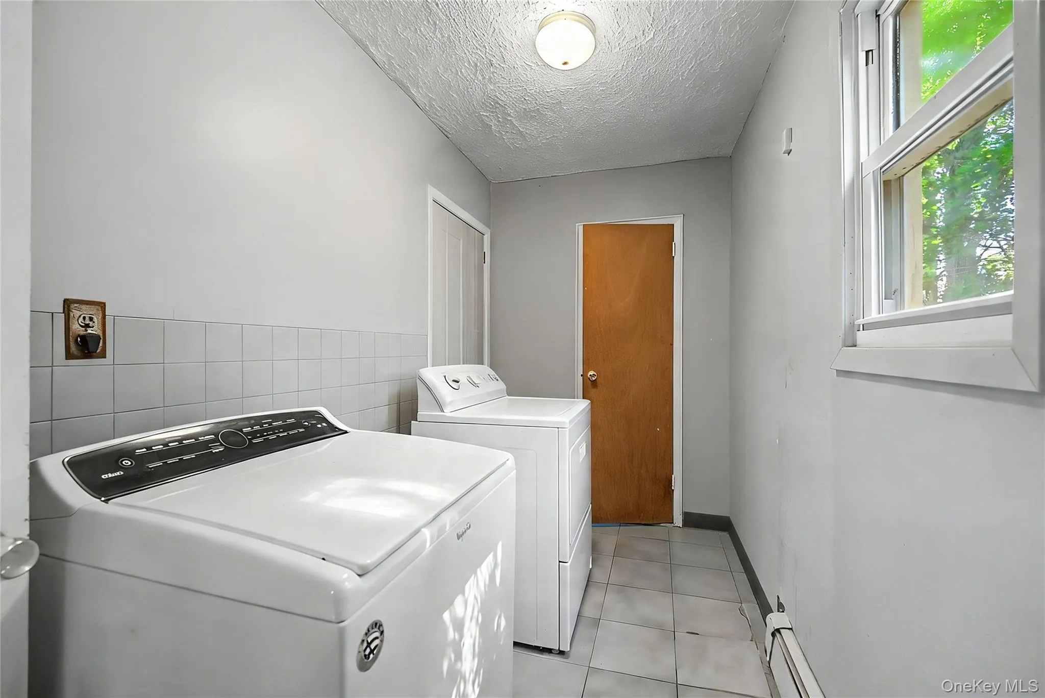 159 South Drive, North Hempstead, NY, 4 Bedrooms Bedrooms, 10 Rooms Rooms,3 BathroomsBathrooms,Residential,For Rent,South,0,KEY1018396 159 South Drive, North Hempstead, NY, 4 Bedrooms Bedrooms, 10 Rooms Rooms,3 BathroomsBathrooms,Residential,For Rent,South,0,KEY1018396