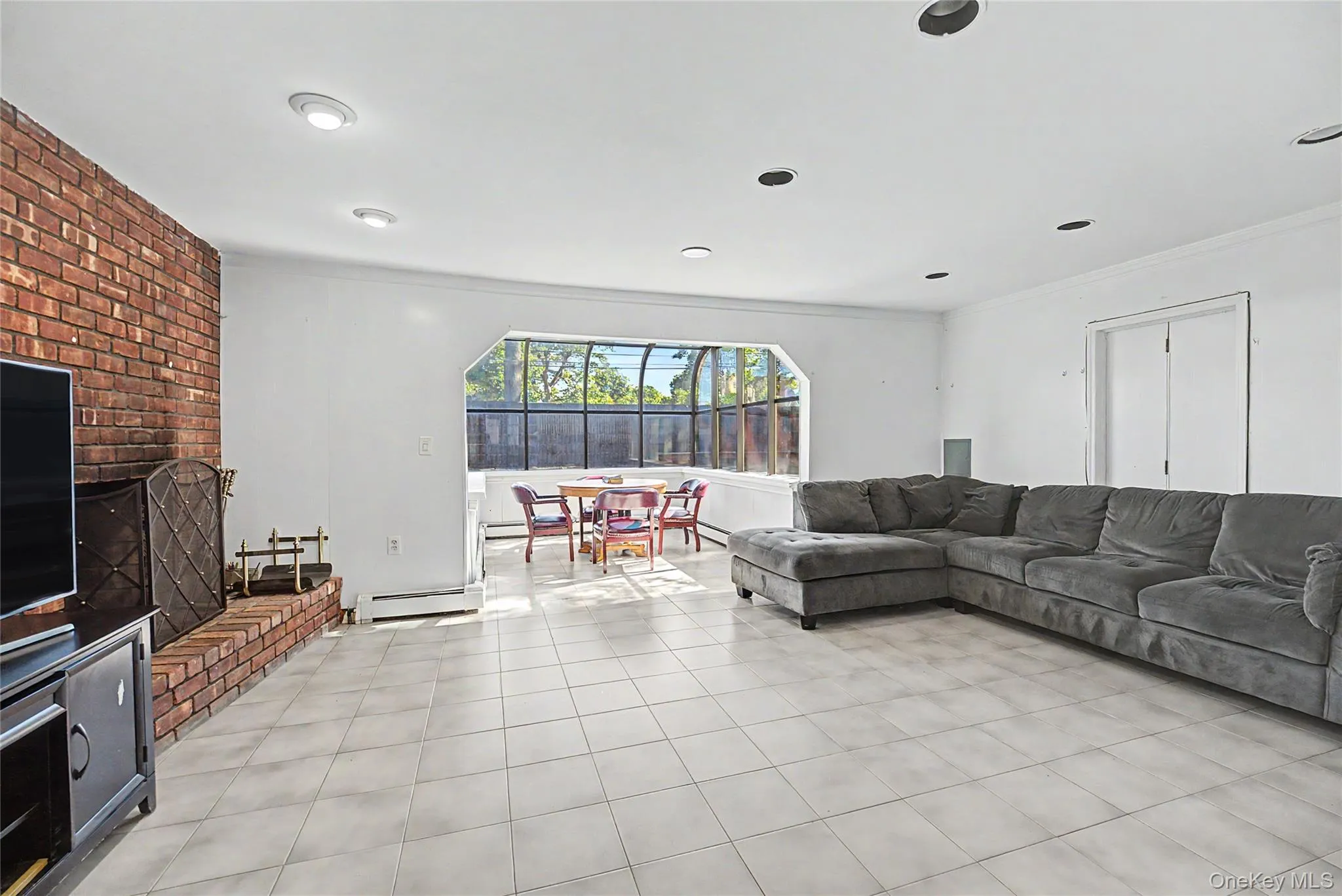 159 South Drive, North Hempstead, NY, 4 Bedrooms Bedrooms, 10 Rooms Rooms,3 BathroomsBathrooms,Residential,For Rent,South,0,KEY1018396 159 South Drive, North Hempstead, NY, 4 Bedrooms Bedrooms, 10 Rooms Rooms,3 BathroomsBathrooms,Residential,For Rent,South,0,KEY1018396